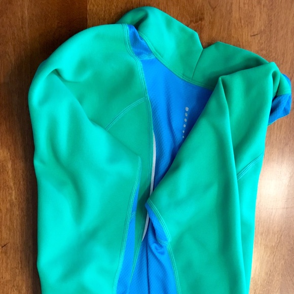 North Face 1/4 zip sweatshirt - Picture 3 of 3