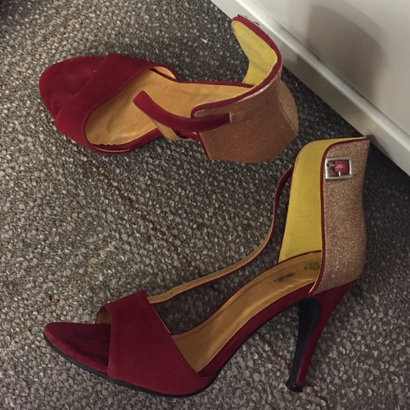 slightly used 3 inches high heeled sandals