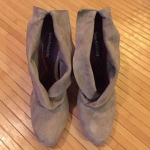 Bandolino suede ankle boots. Brand new. Size 8