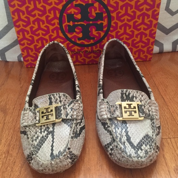 Tory Burch Loafers!!