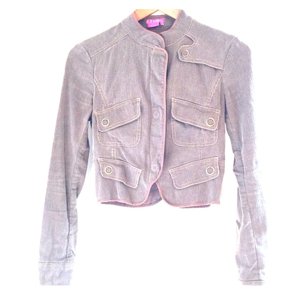 🅾🚫SOLD🚫🅾Super cute BCBG corduroy crop jacket