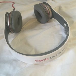Beats by Dr. Dee solo headphones