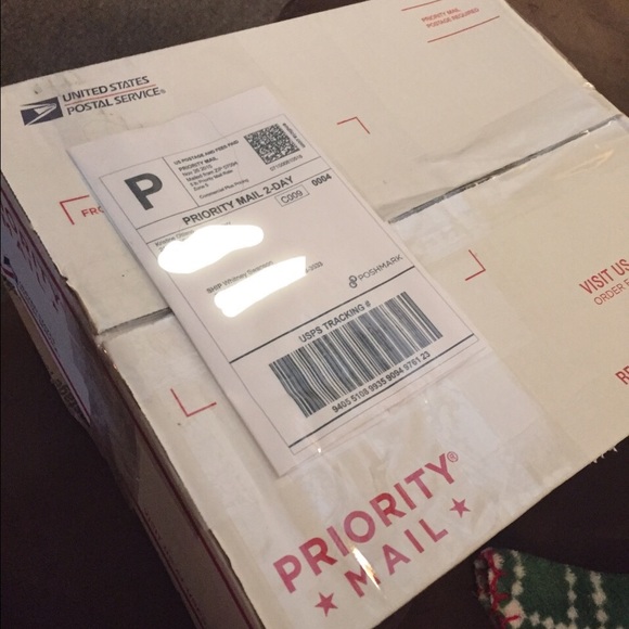 Box being shipped today - Picture 1 of 1