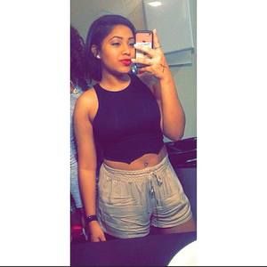 Meet your Posher, Makayla