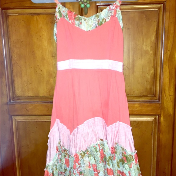 Lulumari Dress size S, and Matching Necklace
