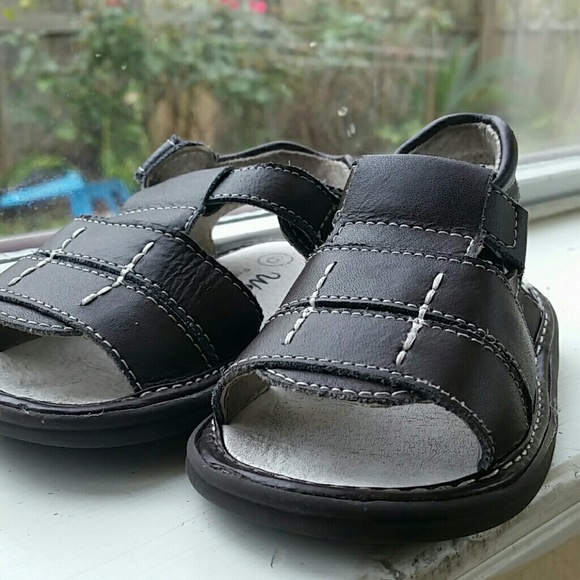 Boy's shoes