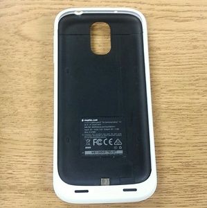 Samsung Galaxy S4 charging case