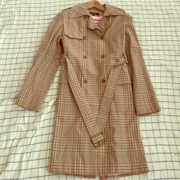 Body by Victoria Checkered Button Trench w/Belt!