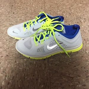 BRAND NEW NIKE FREE TRAINER 4's