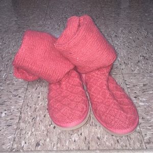 KNIT CORAL UGG BOOTS SIZE 7