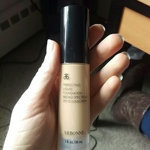 Arbonne Perfecting Liquid Foundation Buff