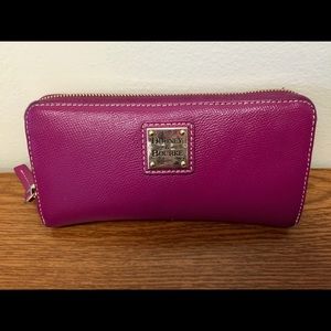 Dooney & Bourke Wallet🚫SOLD🚫