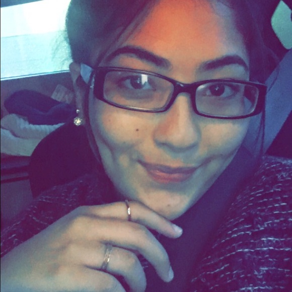 Meet your Posher, Amber - Picture 1 of 1