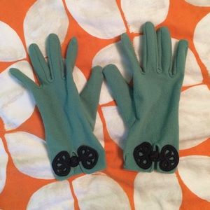 Adorable Green Gloves