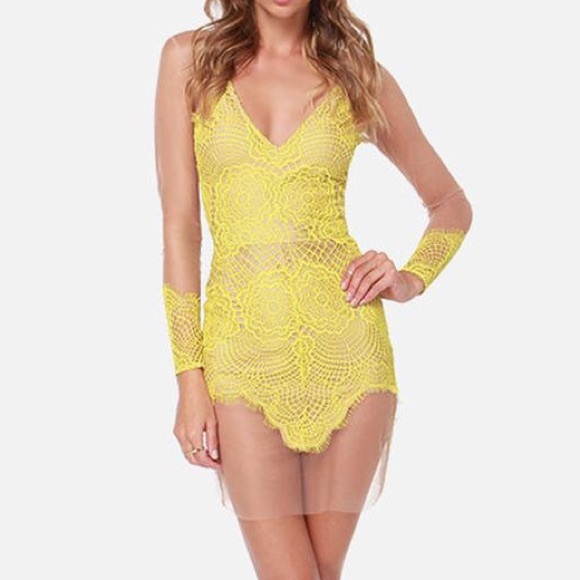 Dresses & Skirts - NWOT Pretty Yellow Lace Dress Size Large