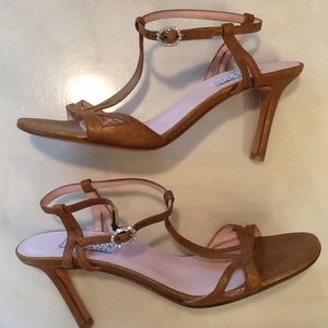 Made in Italy sz 7 ISAAC MIZRAHI Buckle Heels