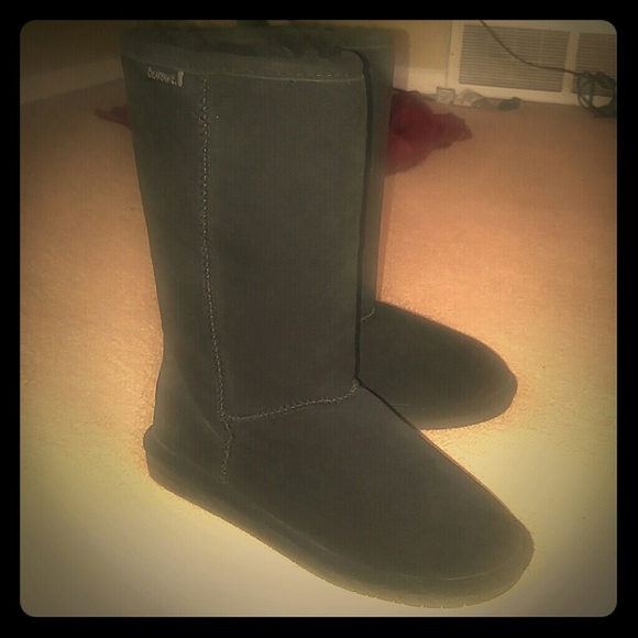 Bearpaw 10" boots