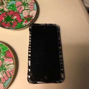 •offer me•iPod touch with case