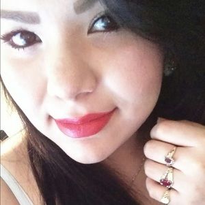 Meet your Posher, Esperanza