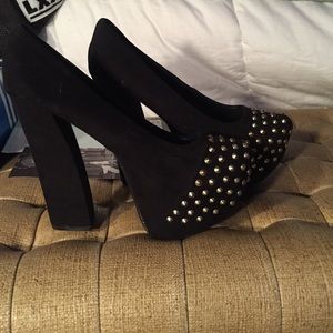 Studded pumps