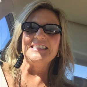 Meet your Posher, Renee