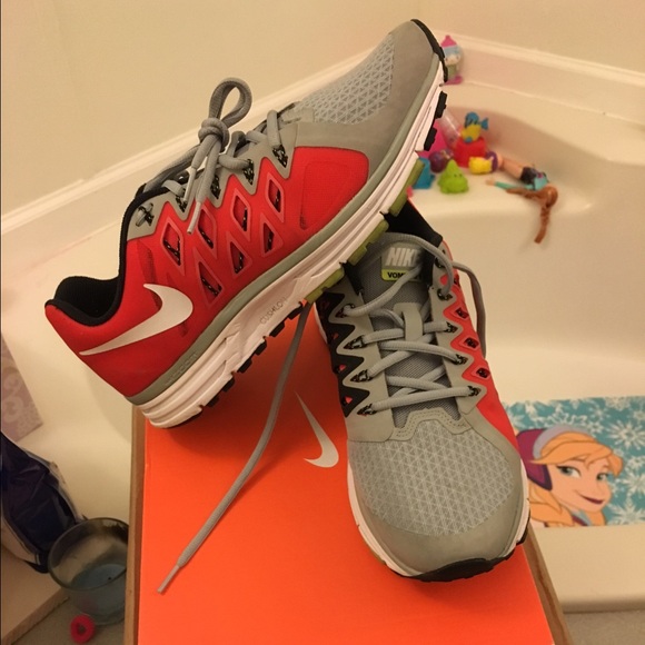 Nikes. MENS 9! WOMENS SIZE11! - Picture 1 of 1