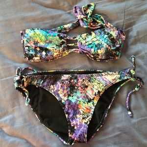Patterned Billabong Bandeau Bikini