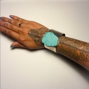 Beautiful turquoise silver bangle