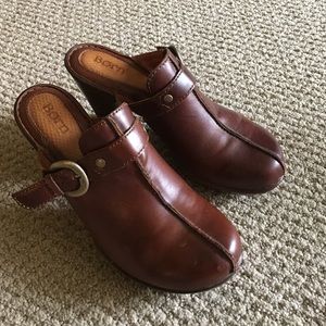 Born Clogs/Mules size 8 brown leather