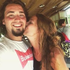 Meet your Posher, Allisha