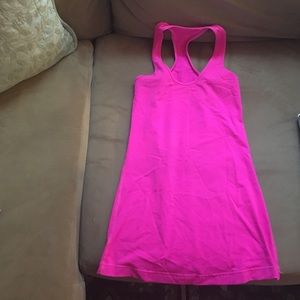 Lululemon workout tank size 4