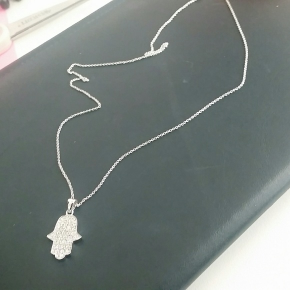 HP❤️ Hamsa necklace - Picture 2 of 3