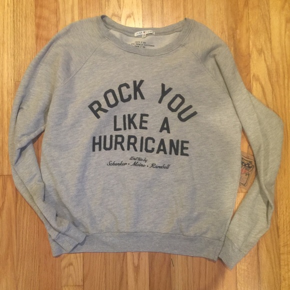 Super cute sweatshirt!!