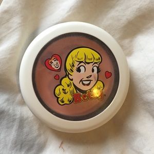 MAC Archies girl Cream Soda Blush *limited edition