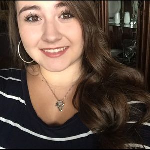 Meet your Posher, Devan