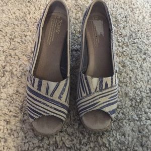 Toms wedges size 6