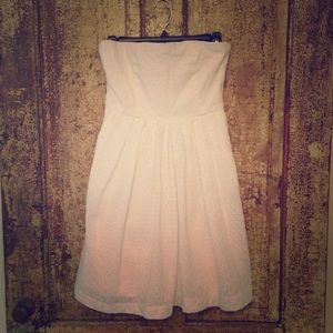 GAP White sleeveless eyelet dress