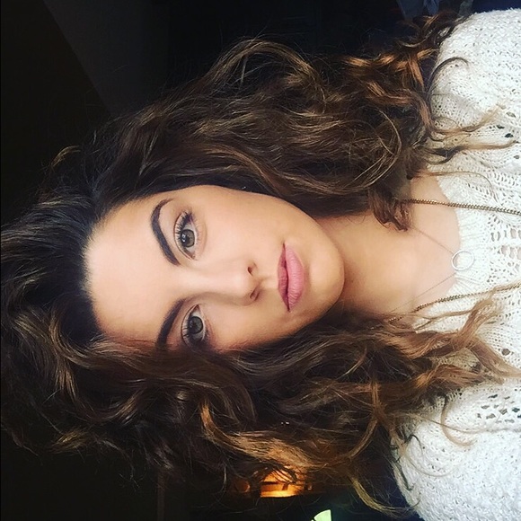 Meet your Posher, Sarah - Picture 1 of 1