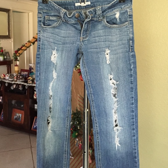 Forever 21 distressed skinny jeans