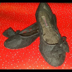 Black lace flats with bow