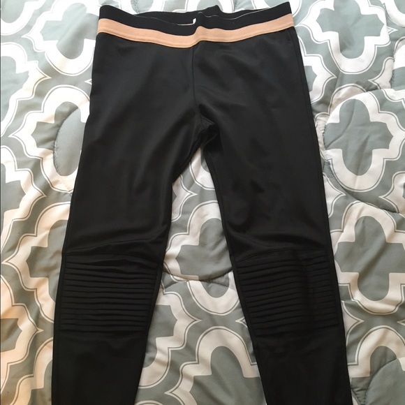 Olympia Activewear motto leggings in jet.