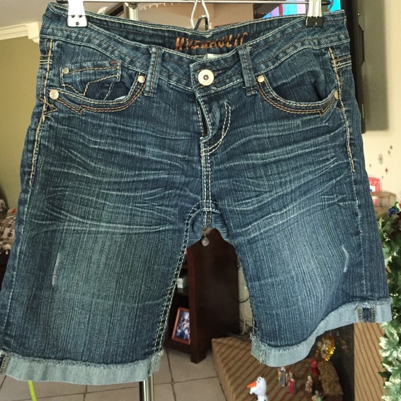 Hydraulic jean bermudas