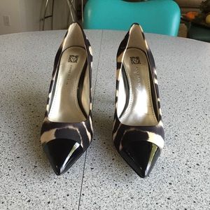 Beautiful, 3.5 inch heels, with zebra like pattern