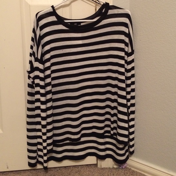 H&M Black & White Horizontally Striped Long Sleeve