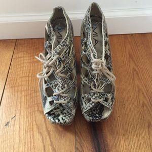 Mia snack skin heels