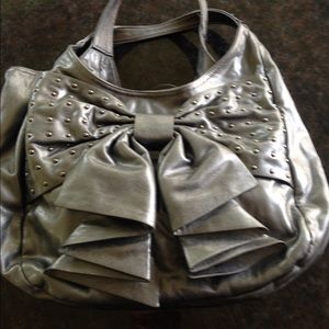 Steve Madden Silver Bag w/ Bow 🎀