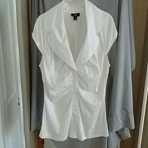 Short sleeved blpuse