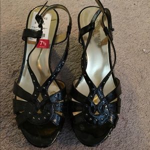 Black and gold wedges