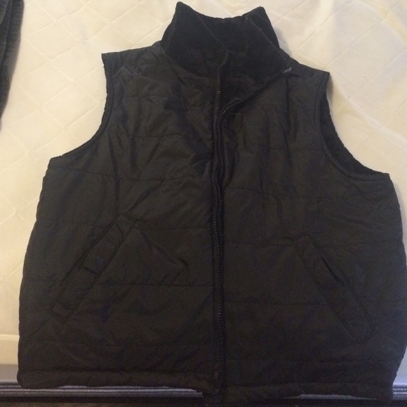 Reversible zip up vest