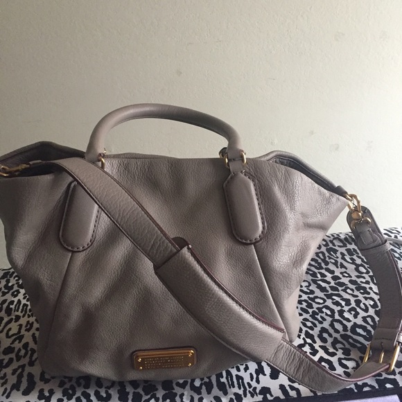 Marc by Marc Jacobs New Q Fran Cement Color - Picture 2 of 3
